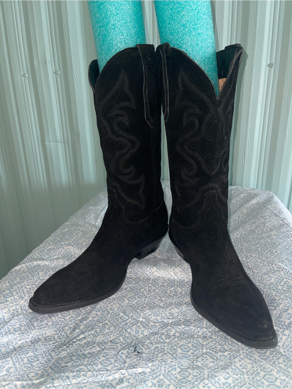 DINGO Black Suede Embroidered Western Boots New Never Worn Outwest